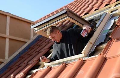 Pose de fenêtres de toit Velux à Pins-Justaret
